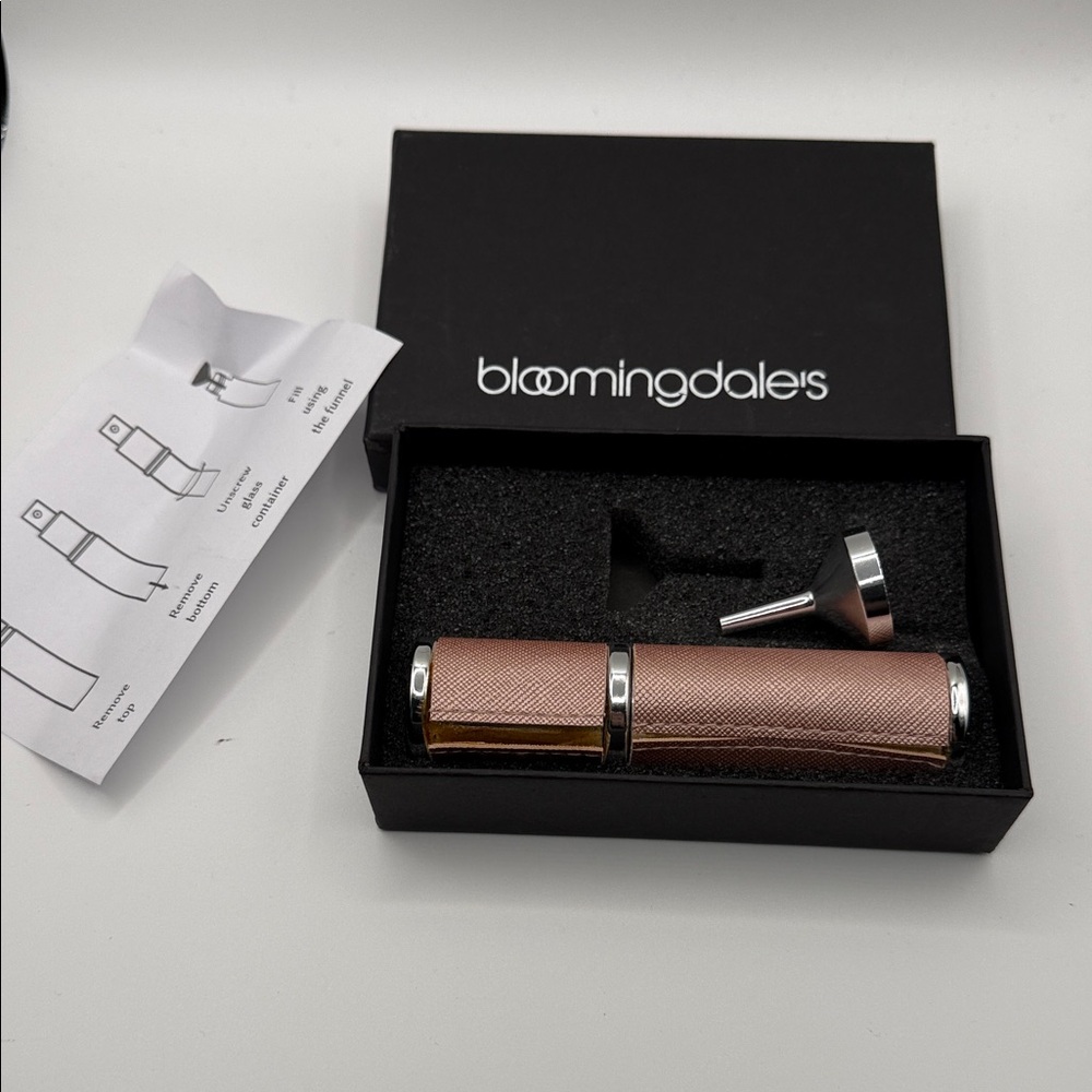 Bloomingdale's Women’s perfume spray bottle